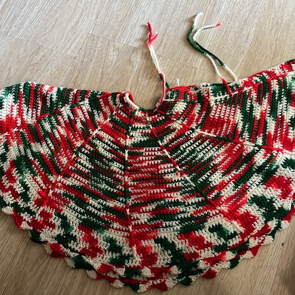 Homemade knitted tree skirt - Picture 2 of 2